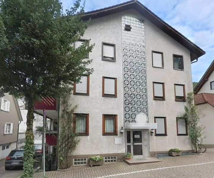 Bad Peterstal-Griesbach - Gewerbeeinheit und 5 Wohnungen mit Entwicklungschancen!
